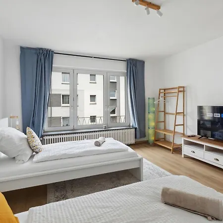 Grosse 80Qm 3 Zimmer Wohnung, Nahe Messe & Klinikum, 2X 55