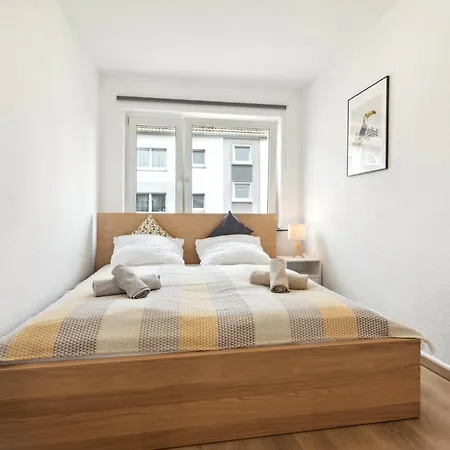 Grosse 80Qm 3 Zimmer Wohnung, Nahe Messe & Klinikum, 2X 55