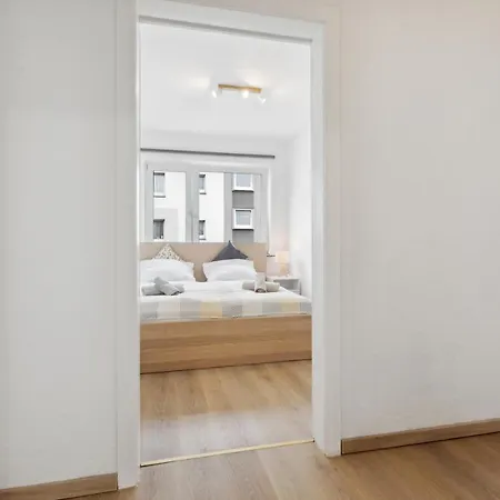 Grosse 80Qm 3 Zimmer Wohnung, Nahe Messe & Klinikum, 2X 55